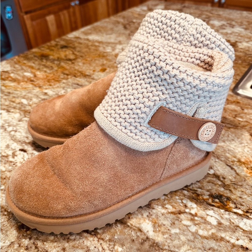 UGG Shaina Sweater Cuff Boot in Chestnut, Size 6